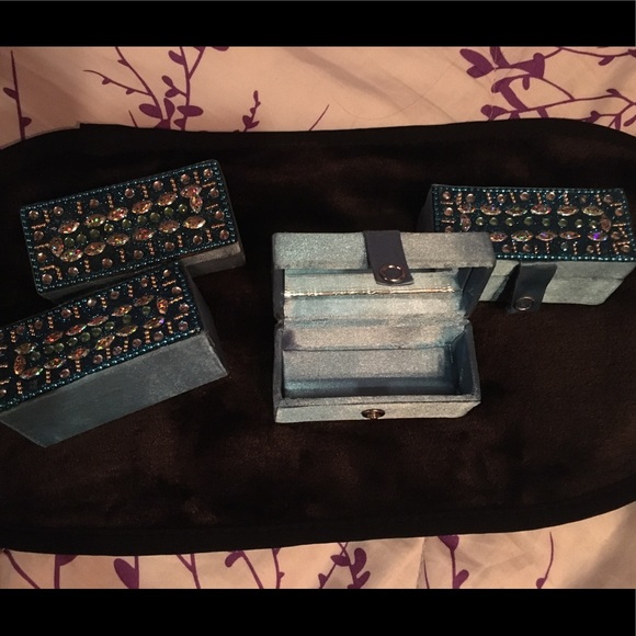 2 Bedazzled trinket boxes - Picture 7 of 9